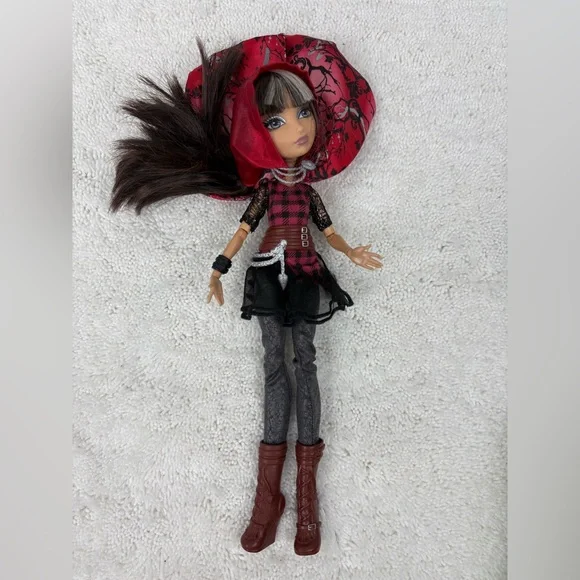 Mattel Ever After High Cerise Hood Doll, from the “First Chapter”-Released 2013 - Picture 4 of 4